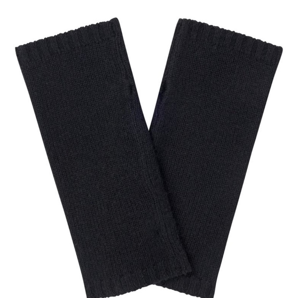 Black cashmere gloves